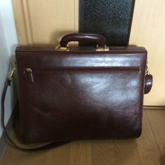 品良く魅せてくれるギャロッティのビジネスバッグをレビュー - 【OGA】大人なメンズの鞄・バッグ専門サイト