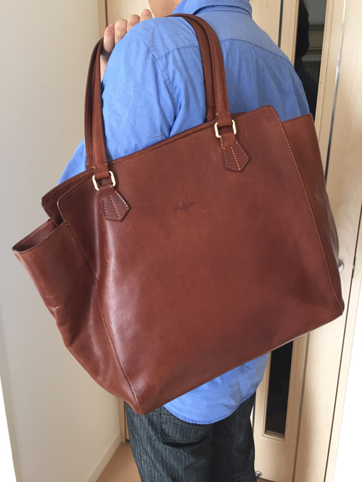 シップスで買ったボルドリーニセレリアのトートバッグ使用感をレビュー - 【OGA】大人なメンズの鞄・バッグ専門サイト