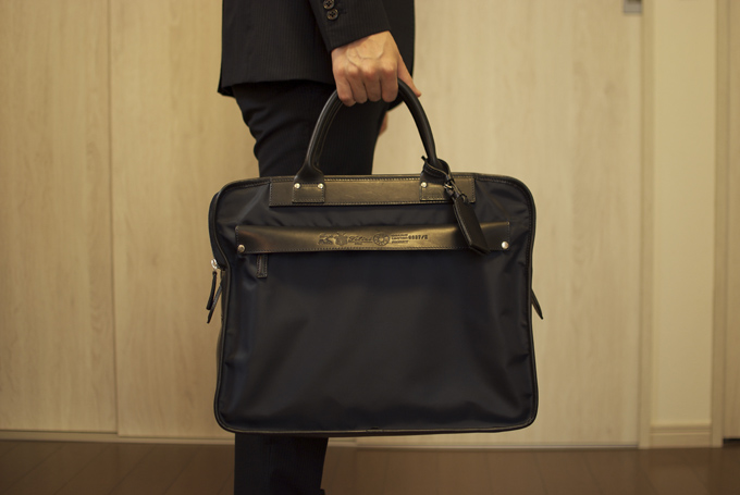 重たくない！1年間使用したフェリージのビジネスバッグをレビュー - 【OGA】大人なメンズの鞄・バッグ専門サイト