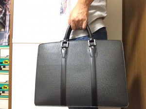 LOUIS VUITTONのビジネスバックを11年愛用して分かったことをレビュー - 【OGA】大人なメンズの鞄・バッグ専門サイト