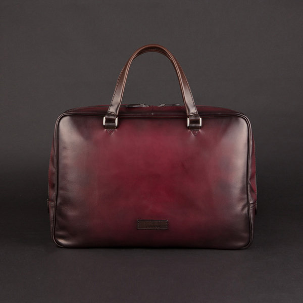 赤 レッド のメンズバッグ 高級感がありインパクトもある鞄24選 Oga 大人なメンズの鞄 バッグ専門サイト