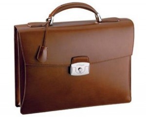 S.T. Dupont（エス・テー・デュポン）メンズバッグの特徴や魅力、世間の評判は？ - 【OGA】大人なメンズの鞄・バッグ専門サイト